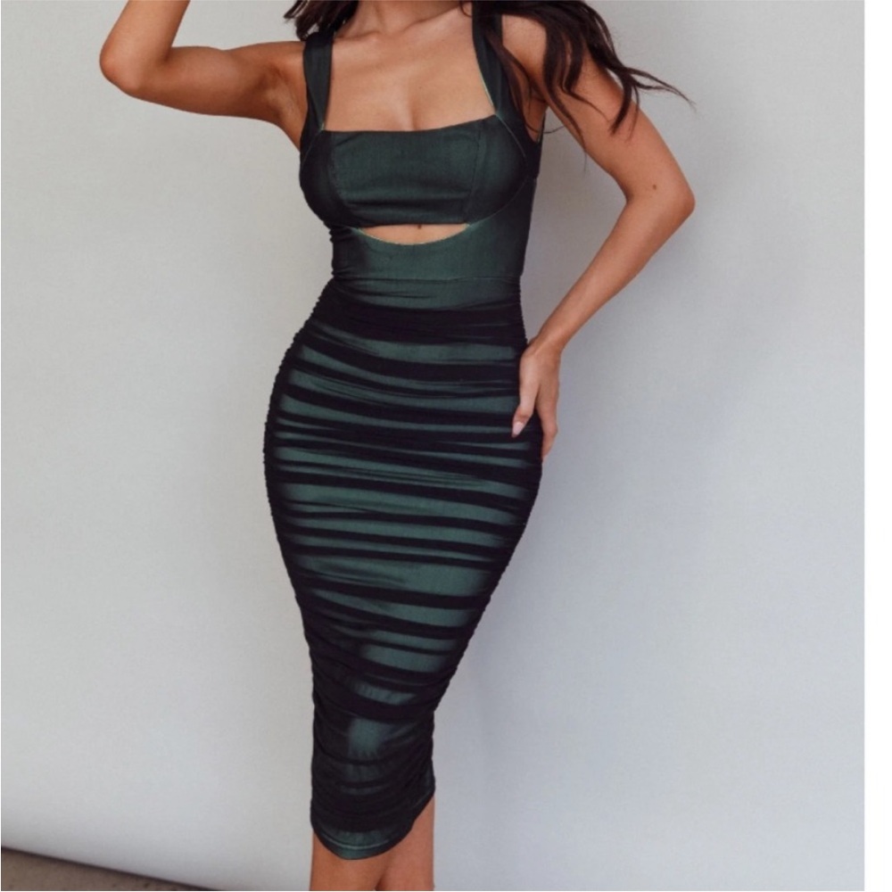 Selfie Leslie Dark Green and Black Ruched Midi Cutout Dress